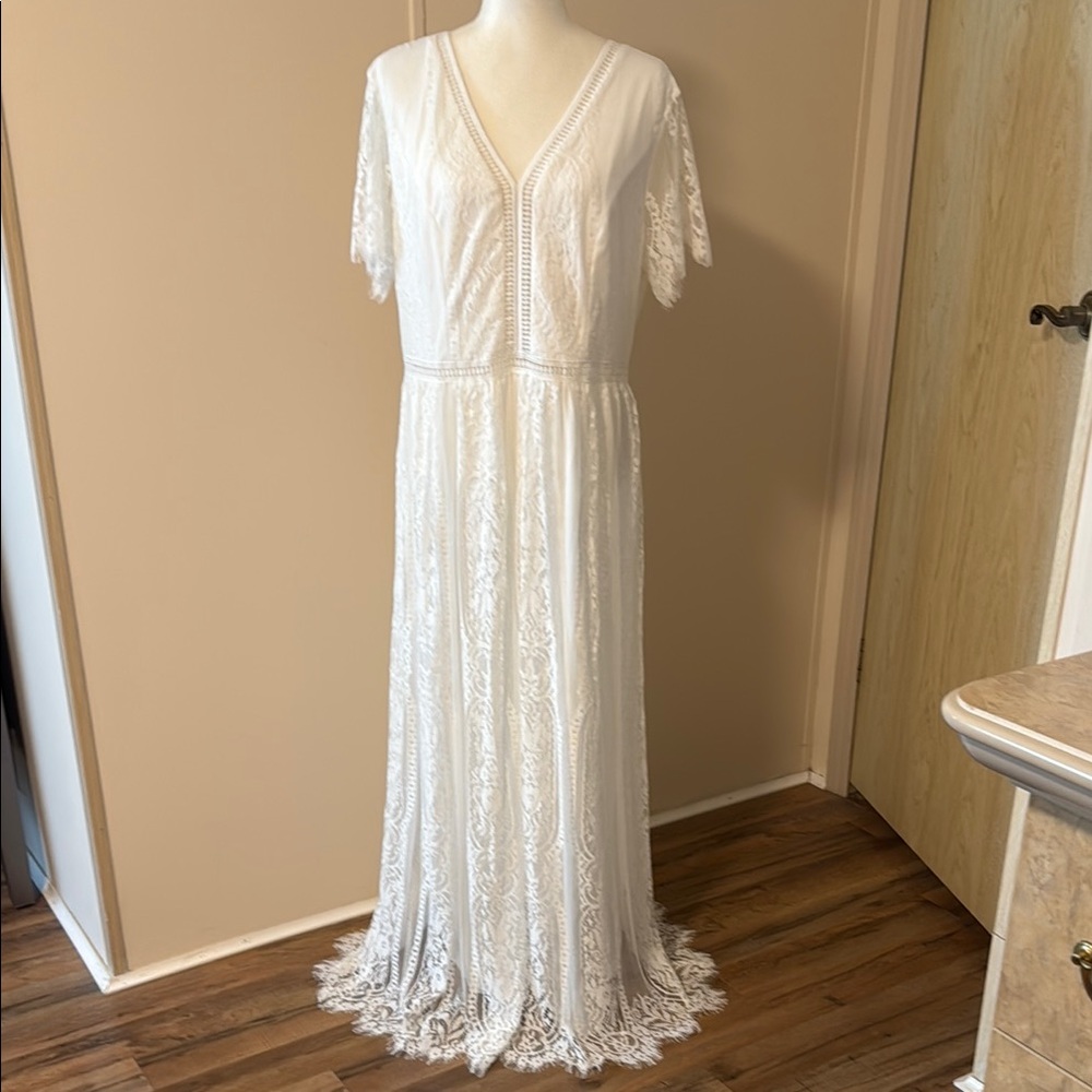 Elegant White Lace Maxi Dress, NWT Size XXL